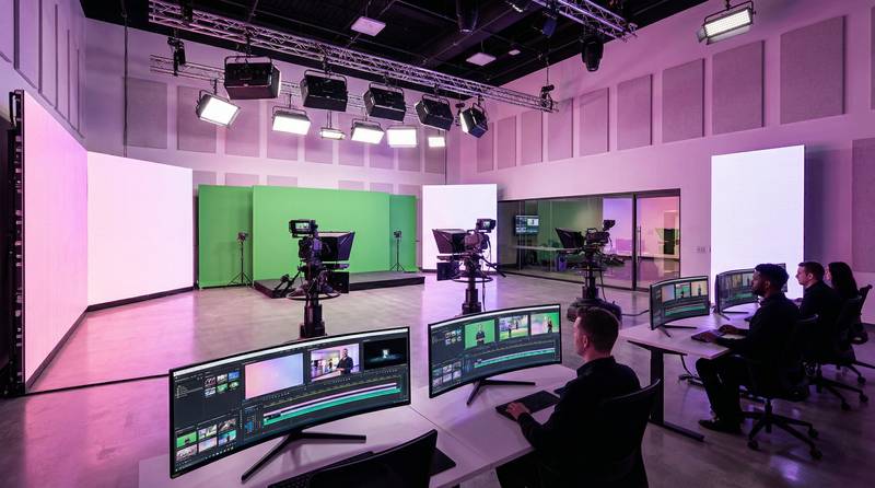 草莓视频制片总监